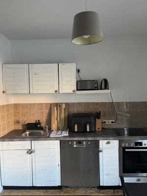 Zwischenmieter für schöne zwei Zimmer Wohnung