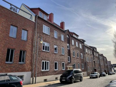 Besichtigung Di. 28.10. (11-13h) Sanierte EG-Wohnung, EBK, Duschbad