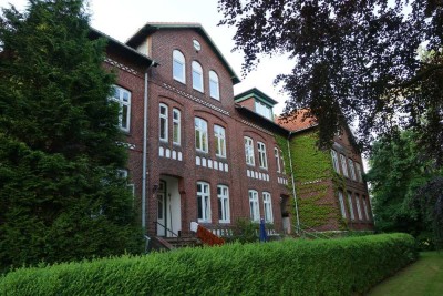 2- Zimmer-Wohnung auf großem Grundstück, in sehr ruhiger Lage!