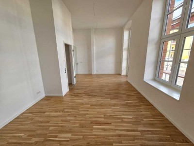 Ihre neue Wohnung wartet auf Sie! Aus alt werde neu! Einbauküche, Bad mit Wanne, SP