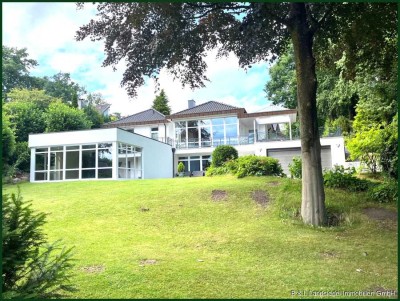 Großartig Wohnen - im Grünen - am Golfplatz ! Mit Schwimmhalle, Terrasse + Garten