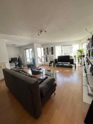 Lichtdurchflutete 2-Zimmer Wohnung mit Balkon in Köln-Mülheim