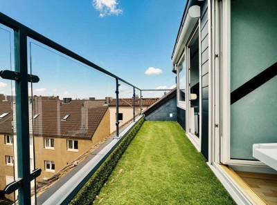 wunderschöne helle Dachgeschosswohnung mit Balkon und herrlichem Ausblick über Remscheid