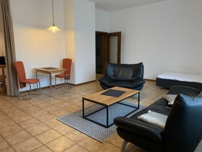 helles ruhiges möbliertes Appartment
