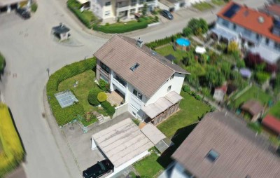 Mehrgenerationenhaus mit Blick auf die Berge – Wohnen und Vermieten