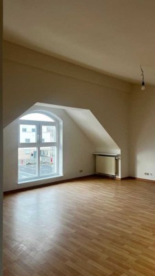 Helle 2,5 Zimmer Wohnung in guter Lage