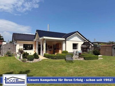 Charmantes Ferienhaus mit idyllischen Garten in der Aalbeek-Siedlung in Niendorf.