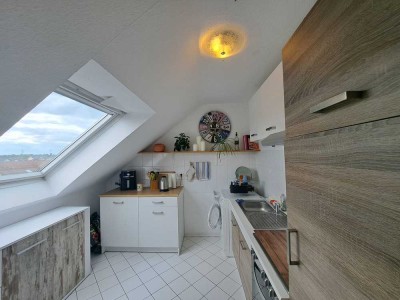 Schöne, gepflegte 2-Raum-DG-Wohnung mit EBK in Walldorf