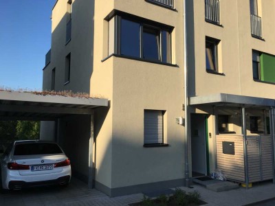 Luxuriöses Reiheneckhaus mit Vollkeller und Carport