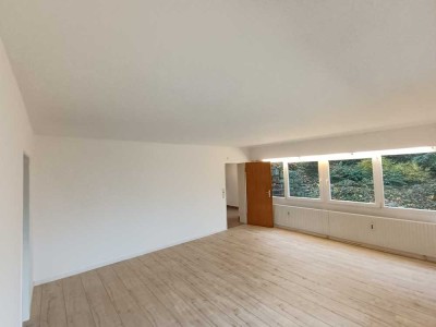 Moderne & frisch renovierte Wohnung wieder verfügbar!