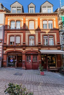 Mehrfamilienhaus mit zwei Gewerbeeinheiten in zentraler Innenstadtlage