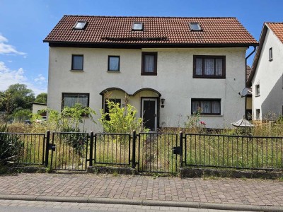 Platz für die große Familie- Doppelhaus mit Nebengelass, Pool und großem Garten