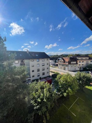 Großzügige 4-Zimmer-WHG mit Stellplatz in Citynähe