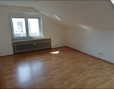 Helle 3-Zimmer-Wohnung ab 01.12.2024 zu vermieten