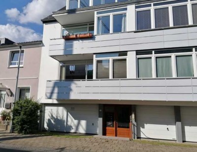 Sanierte 3-Zimmer-Wohnung mit Loggia, in Riensberg.