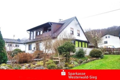 ATTRAKTIVES HAUS MIT 2 EINHEITEN!!! – Mit 2 Garagen und in zentraler ruhiger Wohnlage!