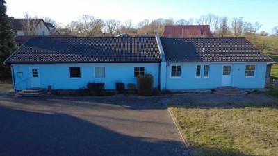 Traumhaftes Grundstück mit zwei Häusern und Platz für ein neues Eigenheim