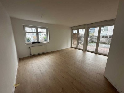 ***Renovierte Erdgeschosswohnung mit Terrasse Nähe Hauptbahnhof***