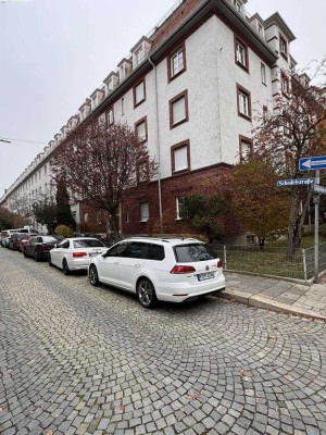 Top gepflegte Altwohnung in denkmalgeschützer Architektenanlage