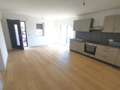 Neuwertige, helle 2-Zi. Einliegerwohnung in Beuren