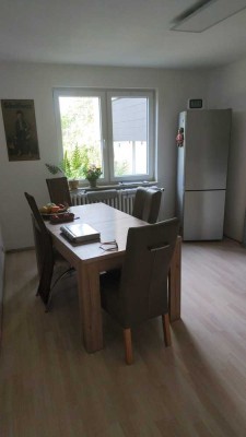 Zweifamilienhaus mit Ausbaupotenzial und großem Grundstück in Leopoldshöhe