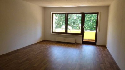 Ruhig gelegene 2-Zimmer Wohnung im 1.OG mit Balkon zzgl. TG-Stellplatz für 15.000 EUR