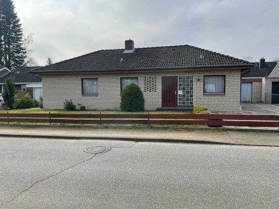 Charmanter Bungalow mit Vollkeller und Garage