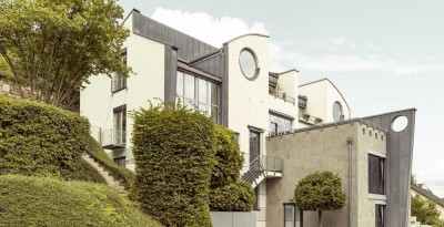Architektenvilla mit großzügigem Wohnambiente, separatem Office, Spa, Weinkeller und Panoramablick