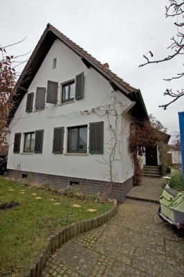 Freistehendes EFH in bester Lage, unmittelbar in Altrheinnähe