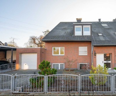 Großes 2 Familienhaus mit Einzelgarage und schönem Garten in bester Infrastruktur