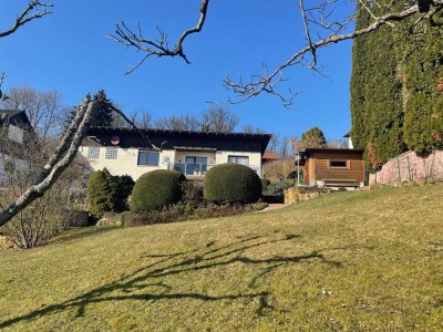 CHARMANTES EINFAMILIENHAUS MIT GROßEM GRUNDSTÜCK & TRAUMHAFTER AUSSICHT