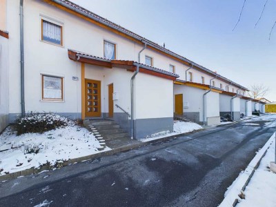 Charmantes Reihenhaus mit Terrasse, Balkon, Garage und eigenem Stellplatz in ruhiger Wohnlage