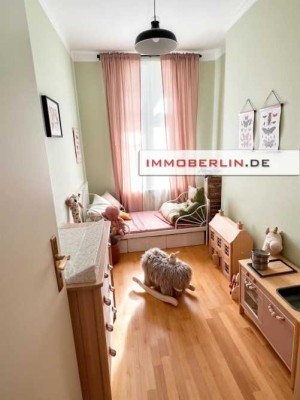 IMMOBERLIN.DE - Stilvolle Altbauwohnung mit ruhigem Südwestbalkon im Samariterkiez