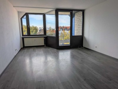 2-Zi.-Wohnung mit 2 Balkonen in zentraler Lage.