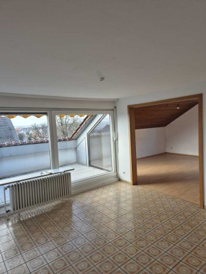 Schöne 3,5-Zimmer-Wohnung mit Balkon in Bühlstr, Pliezhausen