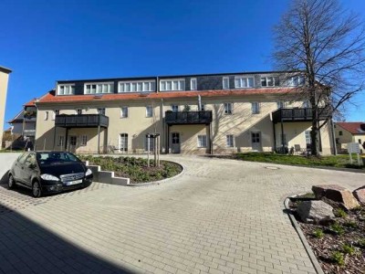 2,5 Raumwohnung im Zweitbezug mit moderner Ausstattung, Terrasse, Stellplatz