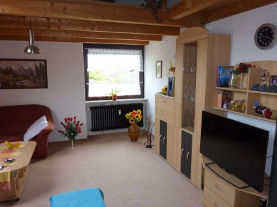 Ansprechende 3- Zimmer Galerie-Dachgeschoßwohnung mit großem Gartenanteil in Oberdielbach!
