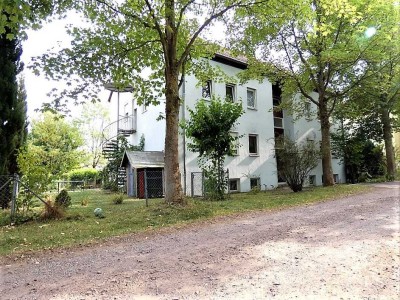 Im Grünen! 3-Raum-Wohnung mit Balkon und direktem Zugang zum eigenen Garten