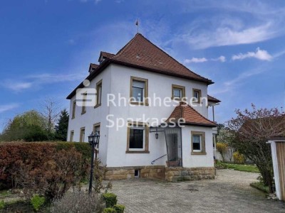 Repräsentatives Wohnhaus auf großem Grundstück!