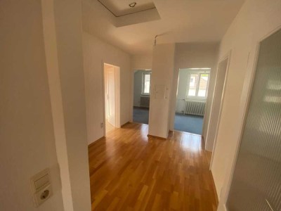 Gemütliche DG-Wohnung mit 3 Zimmern und EBK in Tuttlingen-Möhringen