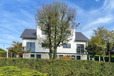 Heimerzheim: Erstbezug, Neubau-Doppelhaushälfte, großer Garten, Fernblick, Carport