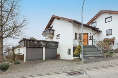 Traumhafte Lage -  Einfamilienhaus mit Doppelgarage und schönem Weitblick