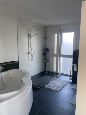 Luxuriöse 3 Zimmer Wohnung