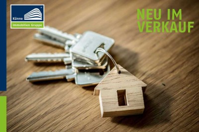herrschaftliche Etagenwohnung mit 2 Bädern + Gäste-WC+ Balkon + Aufzug