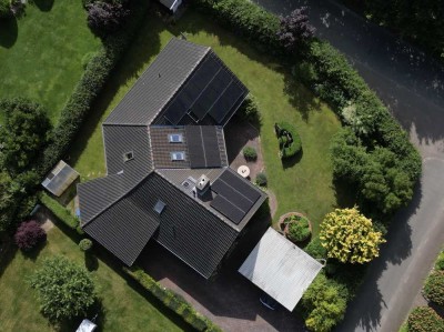 Junges grosszügiges Architektenhaus auf herrlichem uneinsehbaren Grundstück ,2 Wohneinheiten möglich
