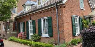 Schmucke Doppelhaushälfte mit großem Garten