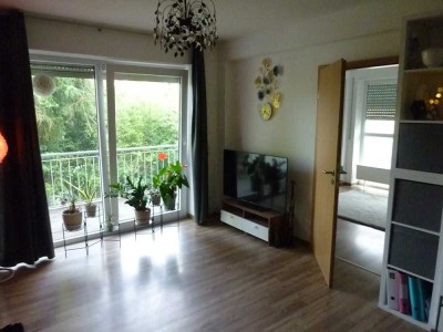 Attraktive und lichtdurchflutete Hochparterre-Wohnung mit großem Balkon in Ebernhahn