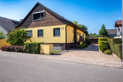 Einfamilienhaus (Fertighaus) mit Einliegerwohnung im DG. inkl.  Garten, Garage, Keller und Stellpl.