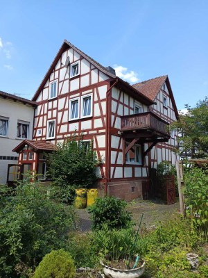 Top Angebot! Charmantes Mehrfamilienhaus mit Gewerbeeinheit und Garten!