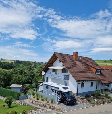 Freistehendes Einfamilienhaus mit einem Wintergarten zum Wohlfühlen und Arbeiten unter einem Dach